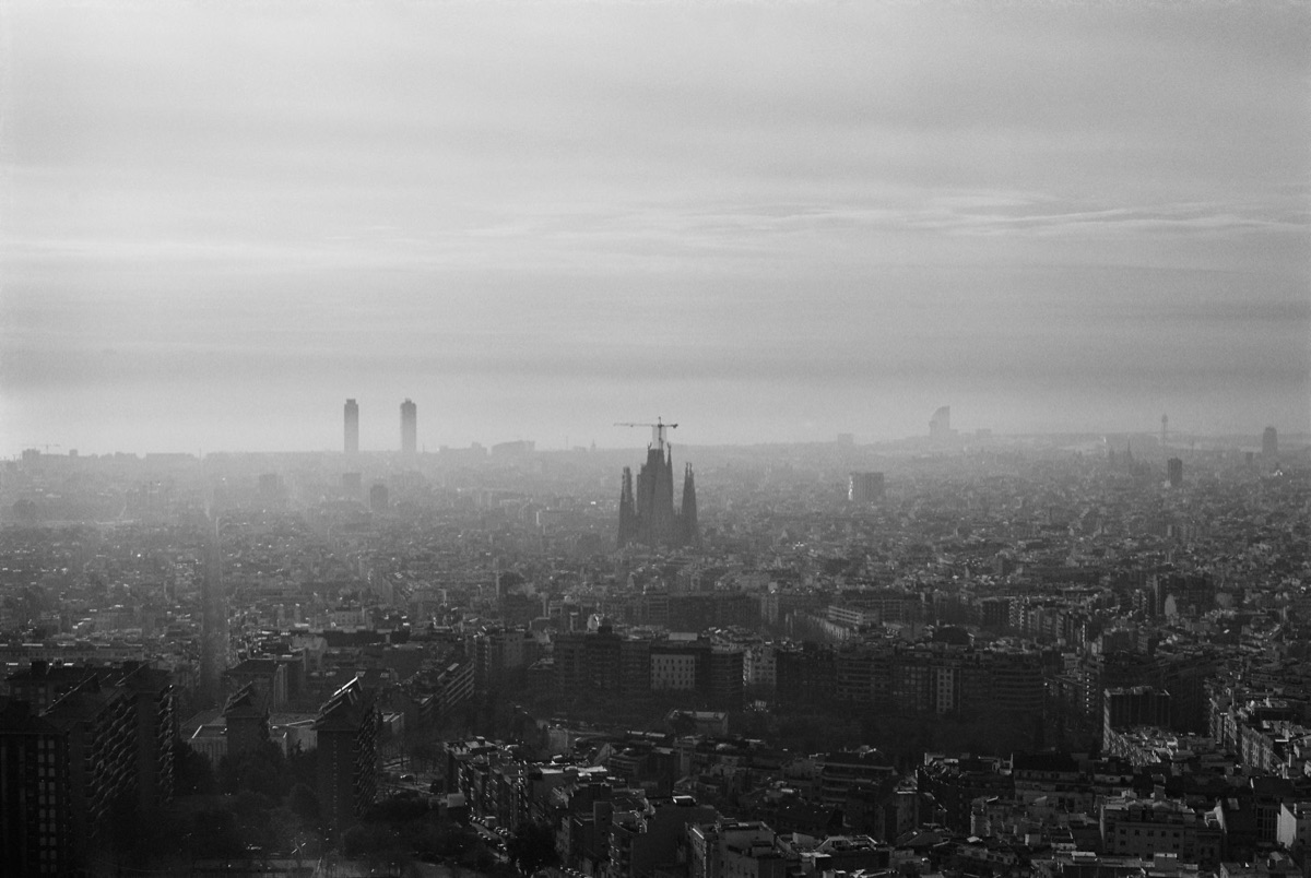 neblina sobre barcelona