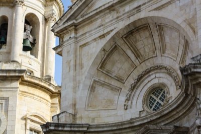 データで見るスペインの宗教的景観：26.4%の無宗教者は誰か