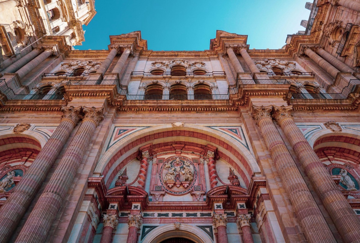 Individui cattolici e musulmani in Spagna