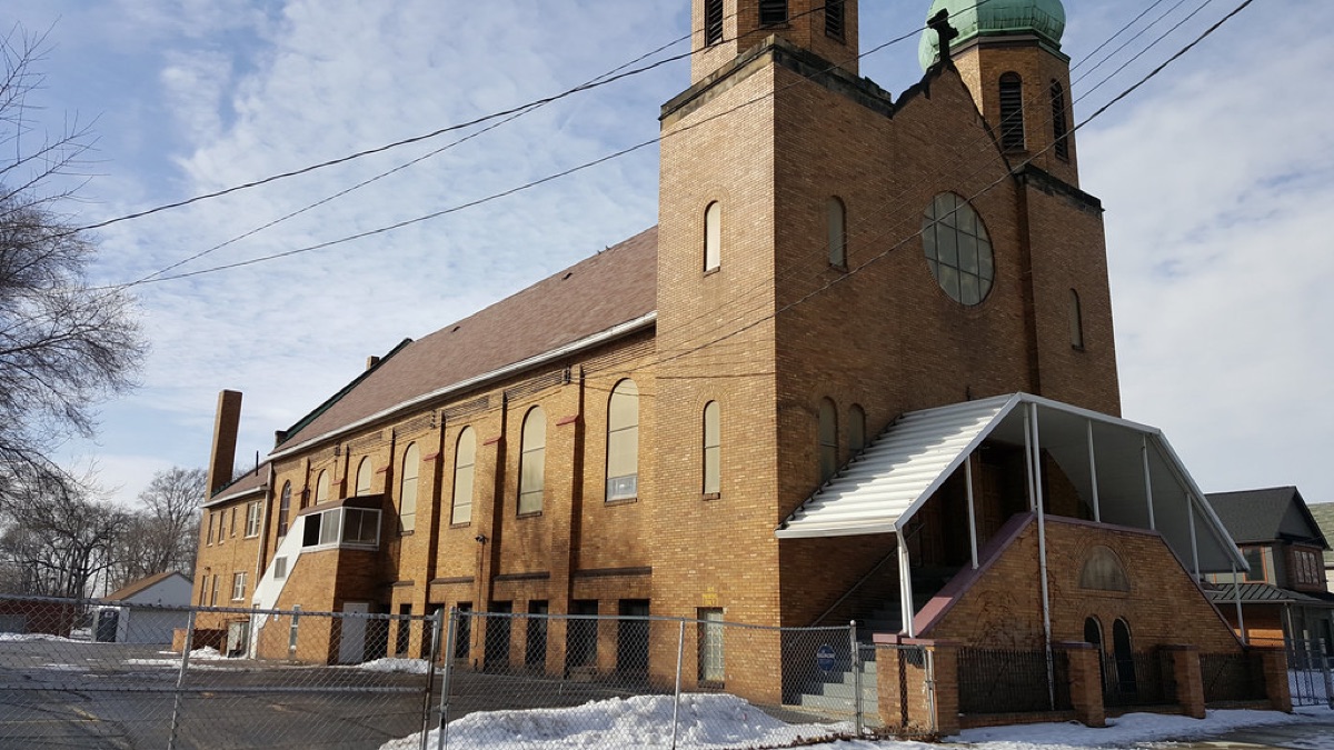 spanish church congregation